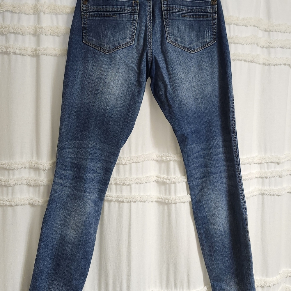 Super cute, Jessica Simpson distressed jeans. Size 25.